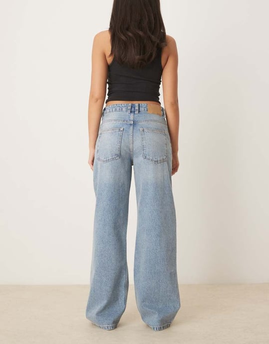 ASOS DESIGN baggy jeans med revor i mellanblå - Image 2