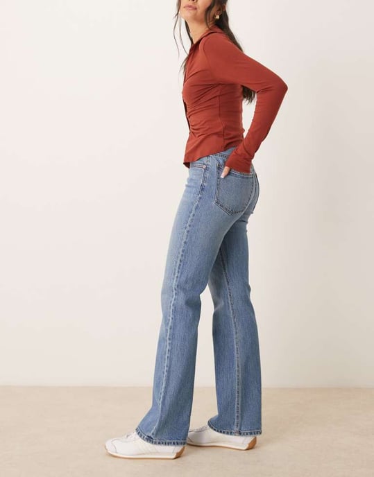 Gina Tricot mid rise bootcut stretch jeans in mid wash blue - Image 2