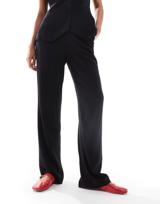 Vero Moda straight leg trouser co-ord in black - Image 4