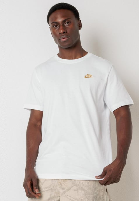 Nike Sportswear Club Mens T Shirt in White / Gold Logo - Image 1