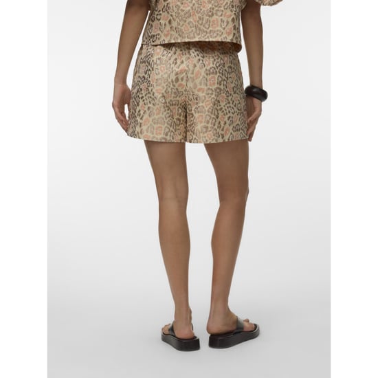 Vero Moda vmbarbara hw jaquard shorts exp 10340949 birch leopard - Image 2