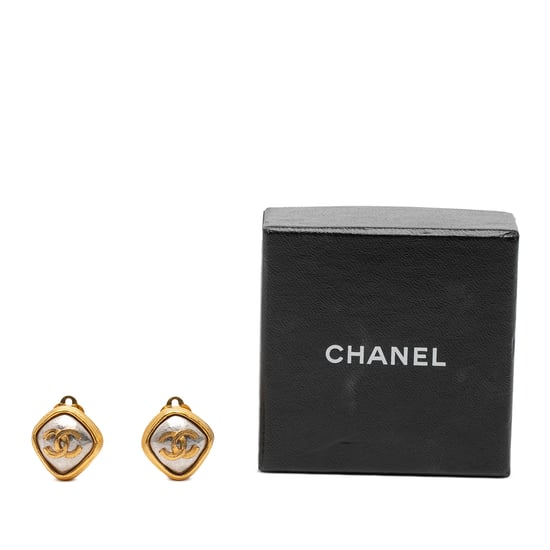 Pre-owned Cc Gold Plated Diamond Shape Clip On Earrings - Image 4