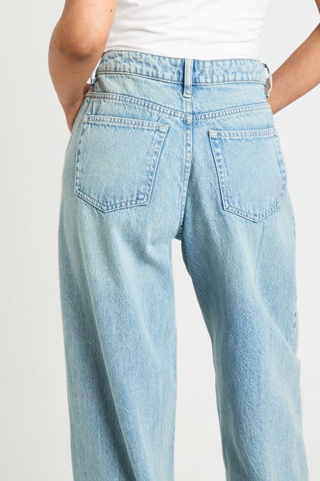 Tall Boohoo Basics Mid Waist Boyfriend Jean - Image 4