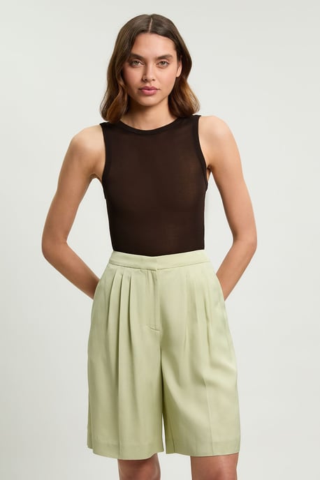 Polished Linen Blend Tailored Knee Short - Image 2