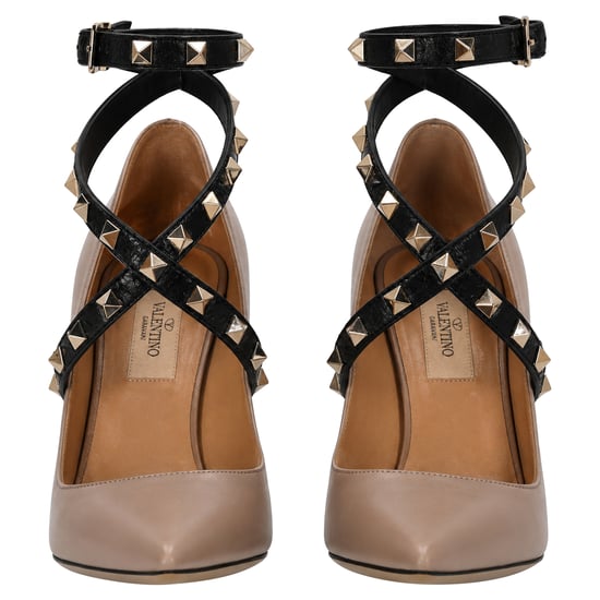Valentino Garavani pumps met studs in beige leer - Image 4