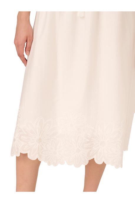 Midi Length Crinkled Pull On Flower Embroidered Hem Skirt - Image 4
