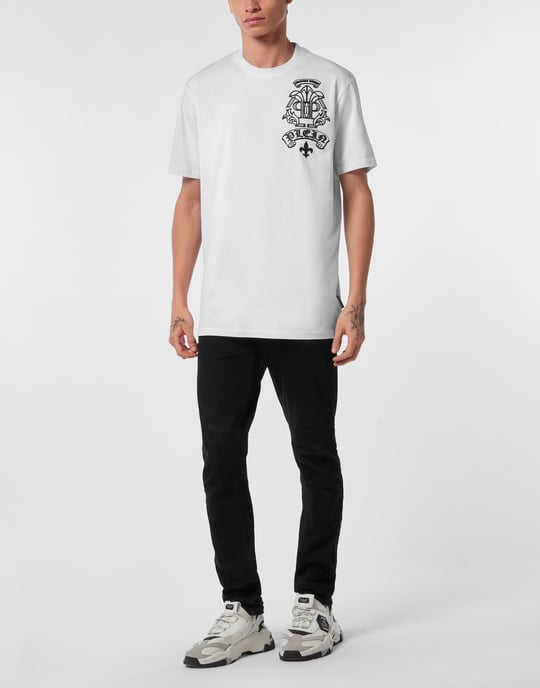 T-shirt med rund halsringning, tatuering - Image 3