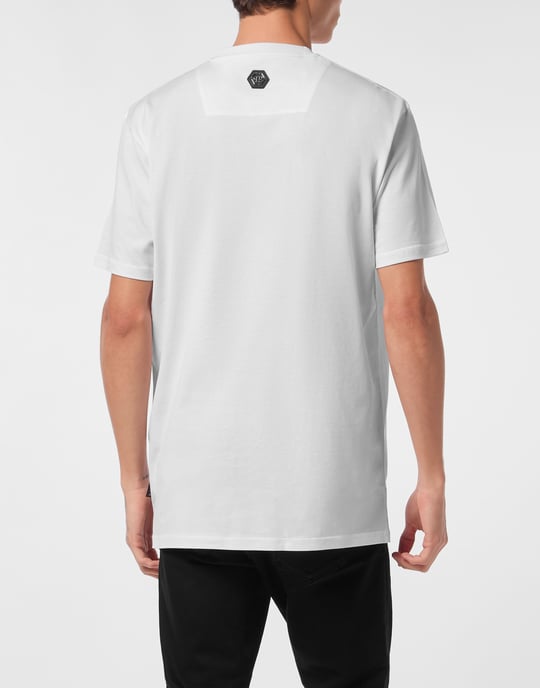 T-shirt med rund halsringning, tatuering - Image 4