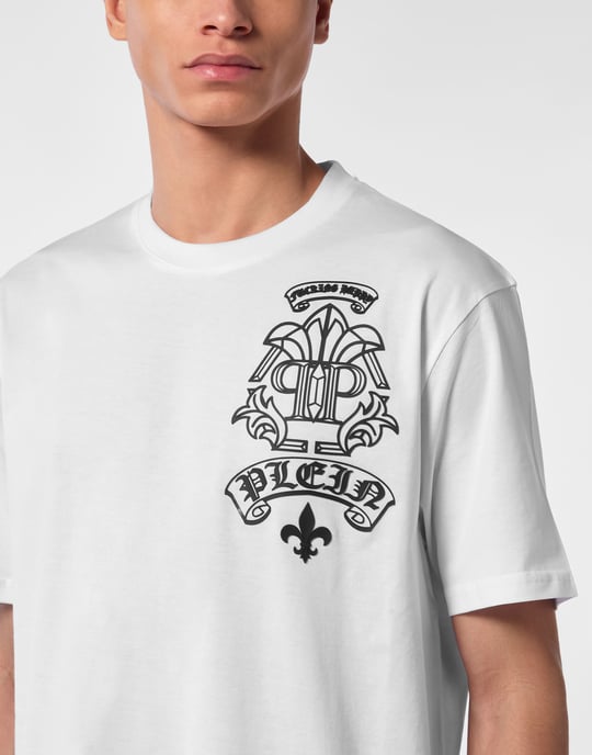 T-shirt med rund halsringning, tatuering - Image 5