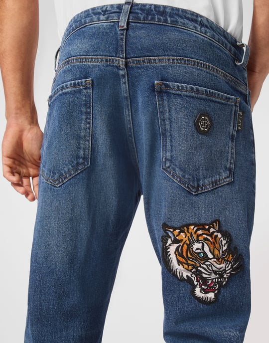Jeans Recht Model Tattoo - Image 5