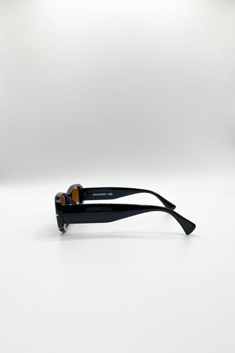 Bold Retangle Sunglasses in Black - Image 4