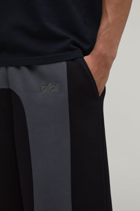 Contrast Panelled Embroidered Jersey Bermuda Jort - Image 3