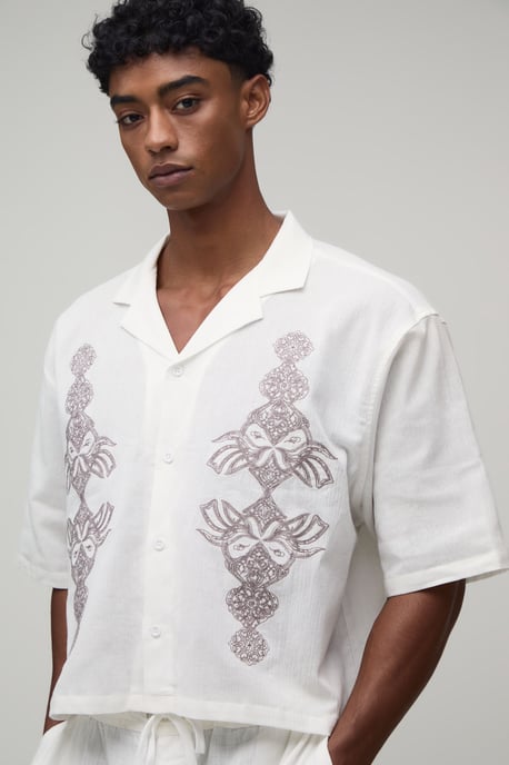 Boxy Crop Textured Revere Embroidered Shirt - Image 3