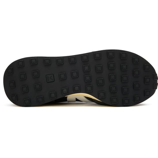 Veja Rio Branco Alveomesh Trainers - Image 4