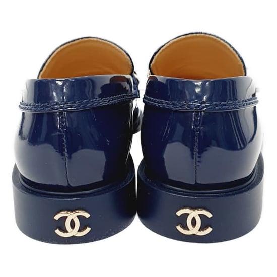 Chanel Shiny Logo Loafers in Blue Calfskin Patent Leather - Image 2