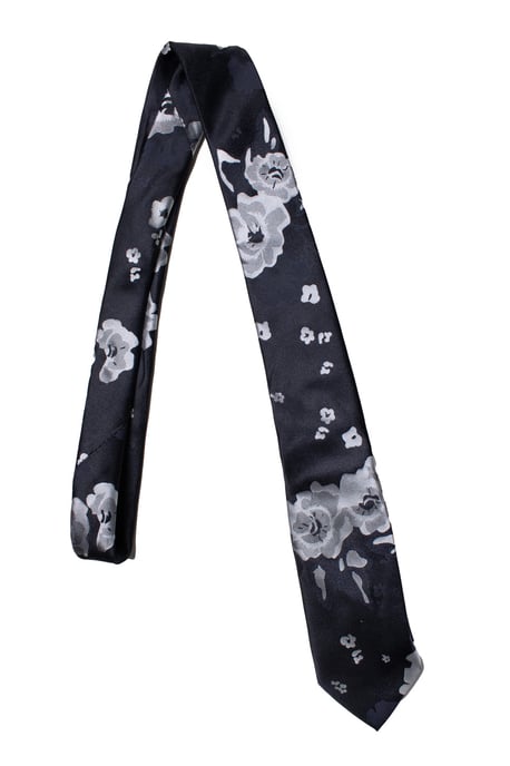 Burberry, blommönstrad slips i svart - Image 1