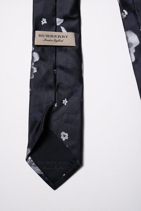 Burberry, blommönstrad slips i svart - Image 3