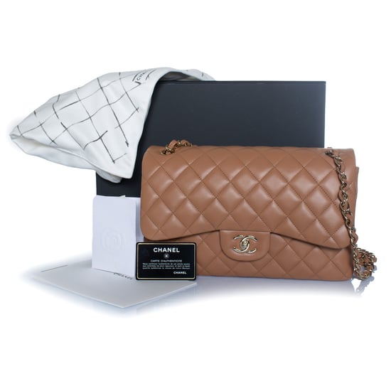 Chanel, Jumbo gewatteerde leren tas in karamel - Image 3