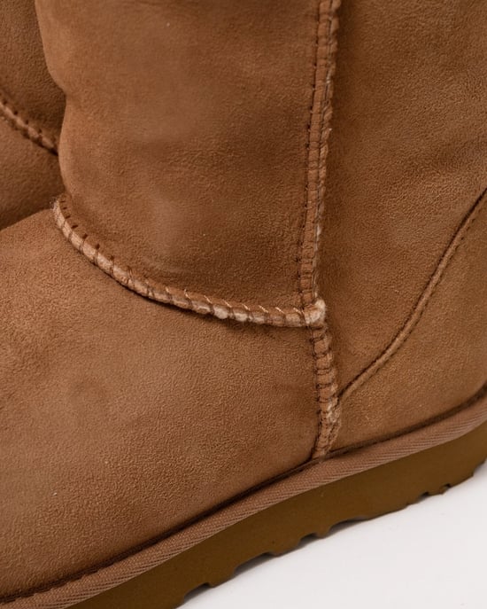 Classic Short II Classic Short II Boot in Tan - Image 5