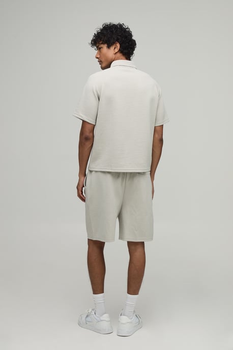 Boxy Wavy Jacquard Raglan Polo & Pleat Detail Shorts Set - Image 2