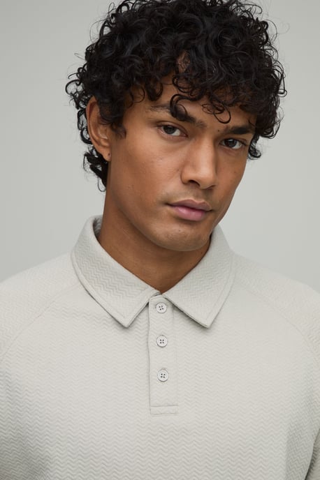 Boxy Wavy Jacquard Raglan Polo & Pleat Detail Shorts Set - Image 3