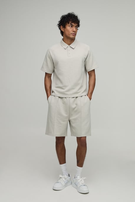 Boxy Wavy Jacquard Raglan Polo & Pleat Detail Shorts Set - Image 4