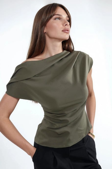 Enaxlad topp med plisserad detalj - Image 3