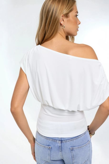 Asymmetrisk Kortärmad Stickad Blus - Image 3