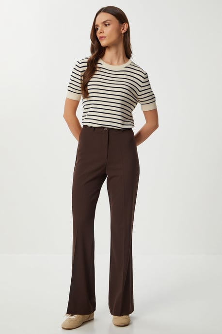 Högmidjade V-jeans med dragkedja - Image 2