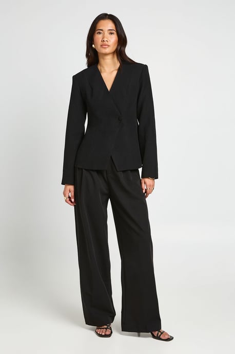 Collarless V Neck Wrap Blazer - Image 3