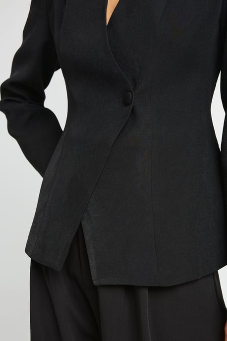 Collarless V Neck Wrap Blazer - Image 4