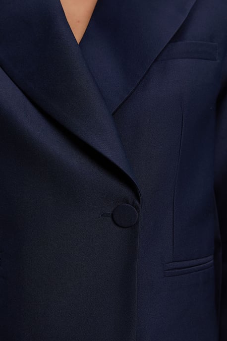 Tailored Satin Tux Cropped Blazer - Image 4