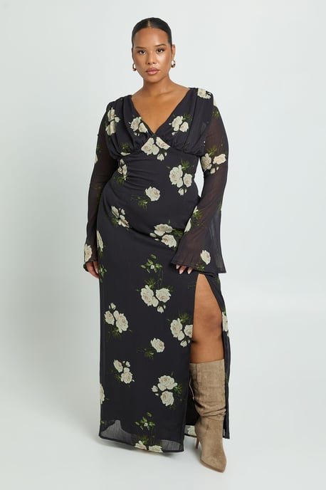 Plus Floral Chiffon Plunge Maxi Dress - Image 3