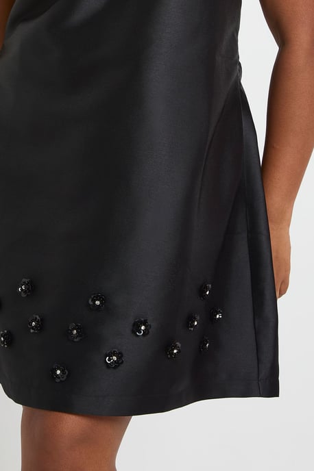 Plus Flower Diamante Hem Shift Dress - Image 4