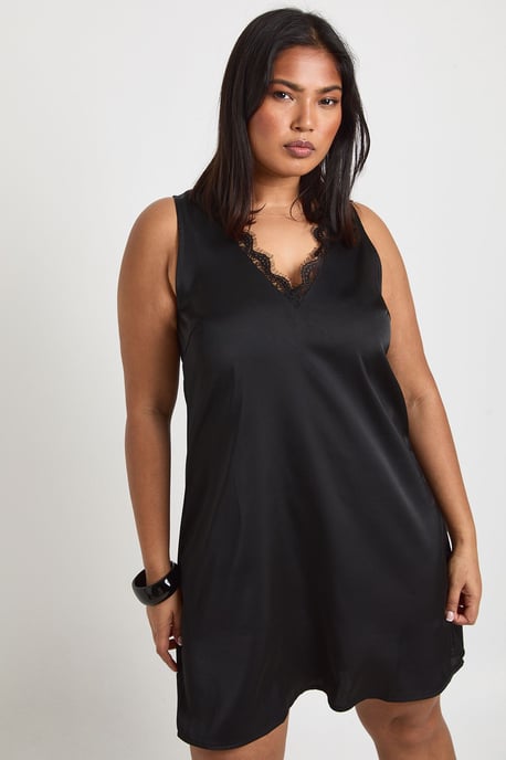 Plus Satin Plunge Front Lace Trim shift Dress - Image 3
