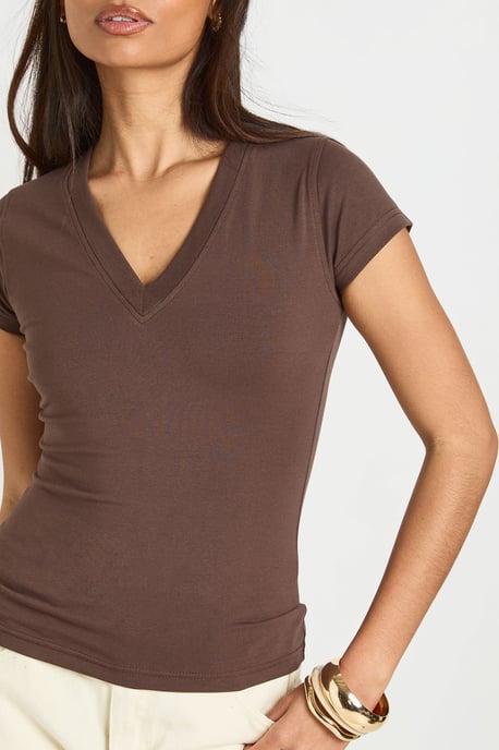 V Neck Cap Sleeve Fitted T-shirt - Image 4