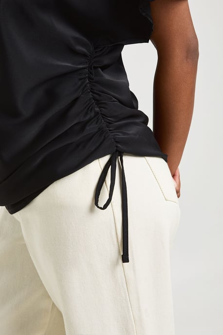 Loose Ruched Side Body Top - Image 4