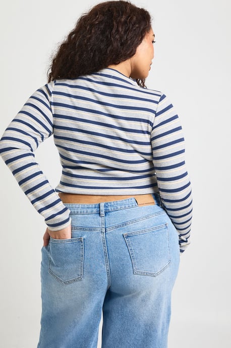 The Plus High Waist Cropped Wide Leg Jean - Image 4