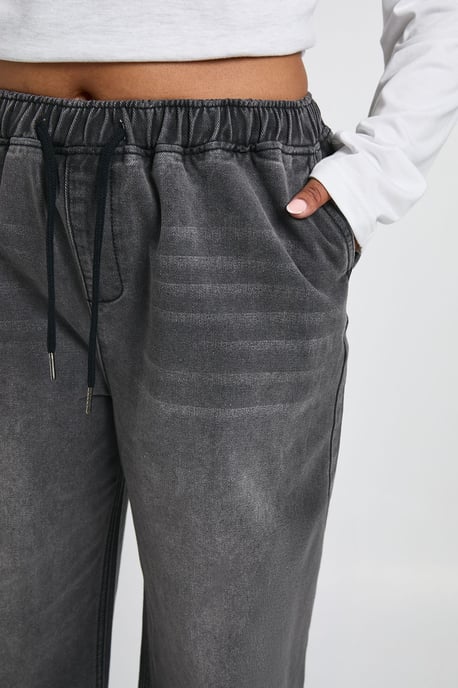 Plus Elasticated Waist Wide Leg Jean - Image 4