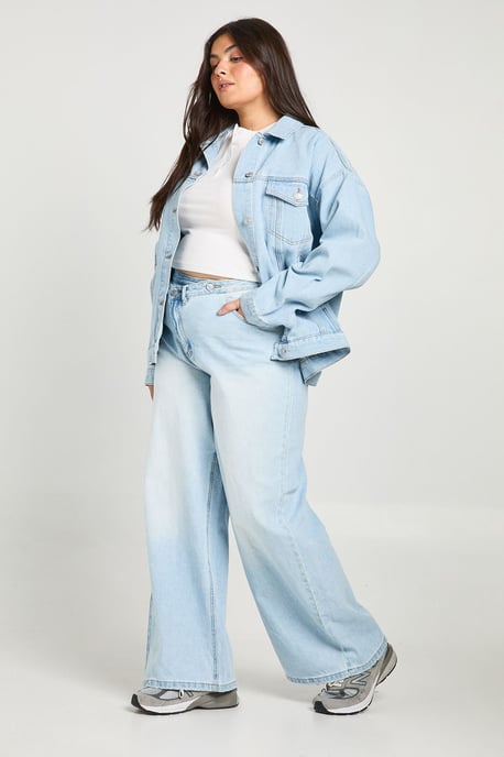 Plus High Waist Crossover Waistband Wide Leg Jean - Image 3