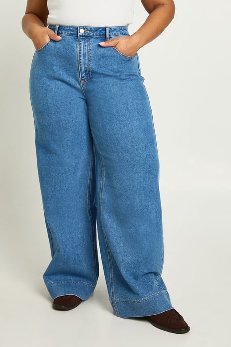 Plus Mid Waist Deep Hem Wide Leg Jean - Image 4