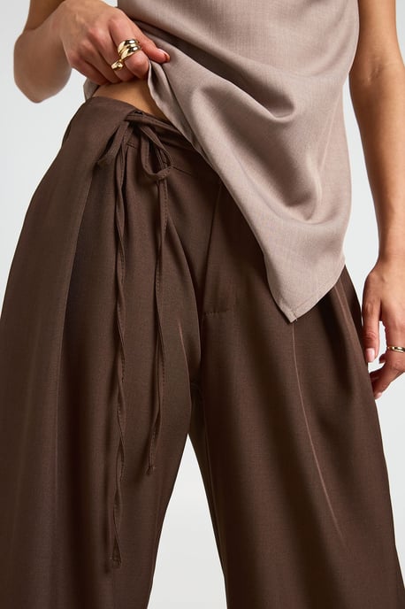 Tie Panel Detail Wide Leg Tailored Trousers - Image 4
