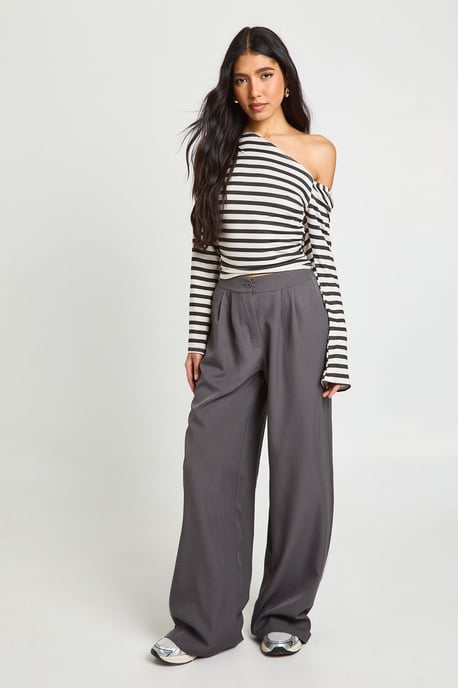 Tall Woven Tailored Pleated Wide Leg Trouser - Image 3