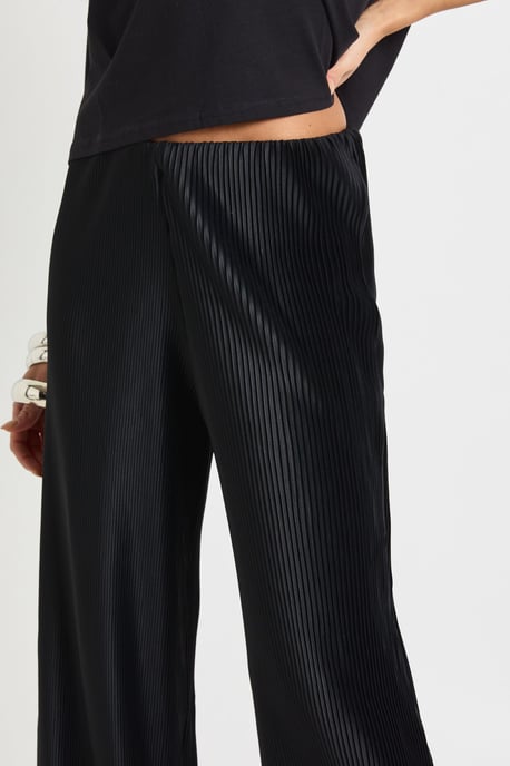 Plisse Mid Rise Wide Leg Trouser - Image 4