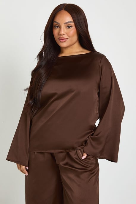 Plus Boat Neck Boxy Satin Top And Wide Leg Trousers - Image 3