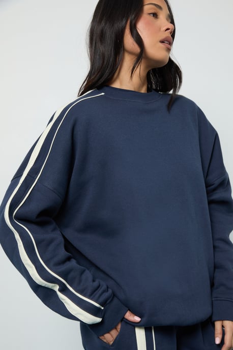 Double Side Striped Oversized Sweatshirt - Image 4