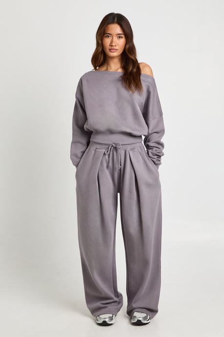 Off Shoulder Sweatshirt And Pleated Jogger Tracksuit - Image 1