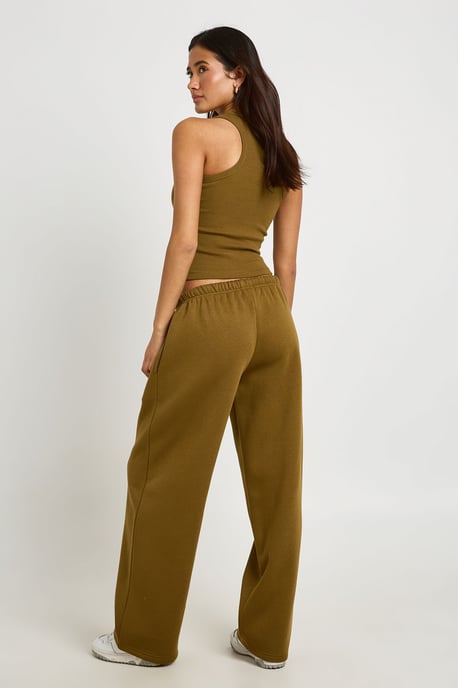Ribber Racer Vest Top And Jogger Tracksuit - Image 2