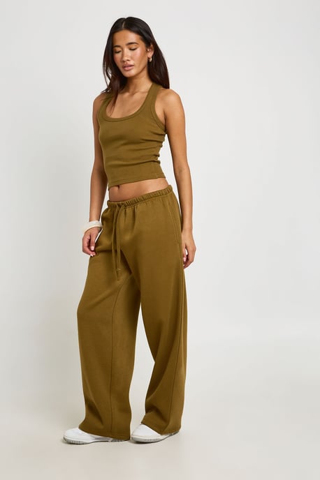 Ribber Racer Vest Top And Jogger Tracksuit - Image 3