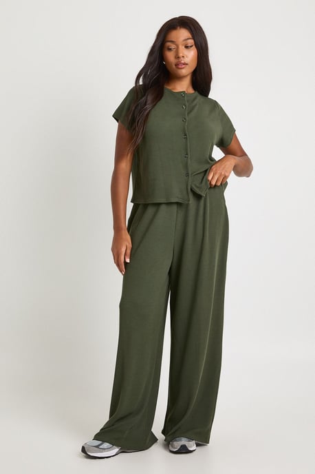 Plus Crinkle Rib Button Through Cap Sleeve Top and Trouser Set - Image 3